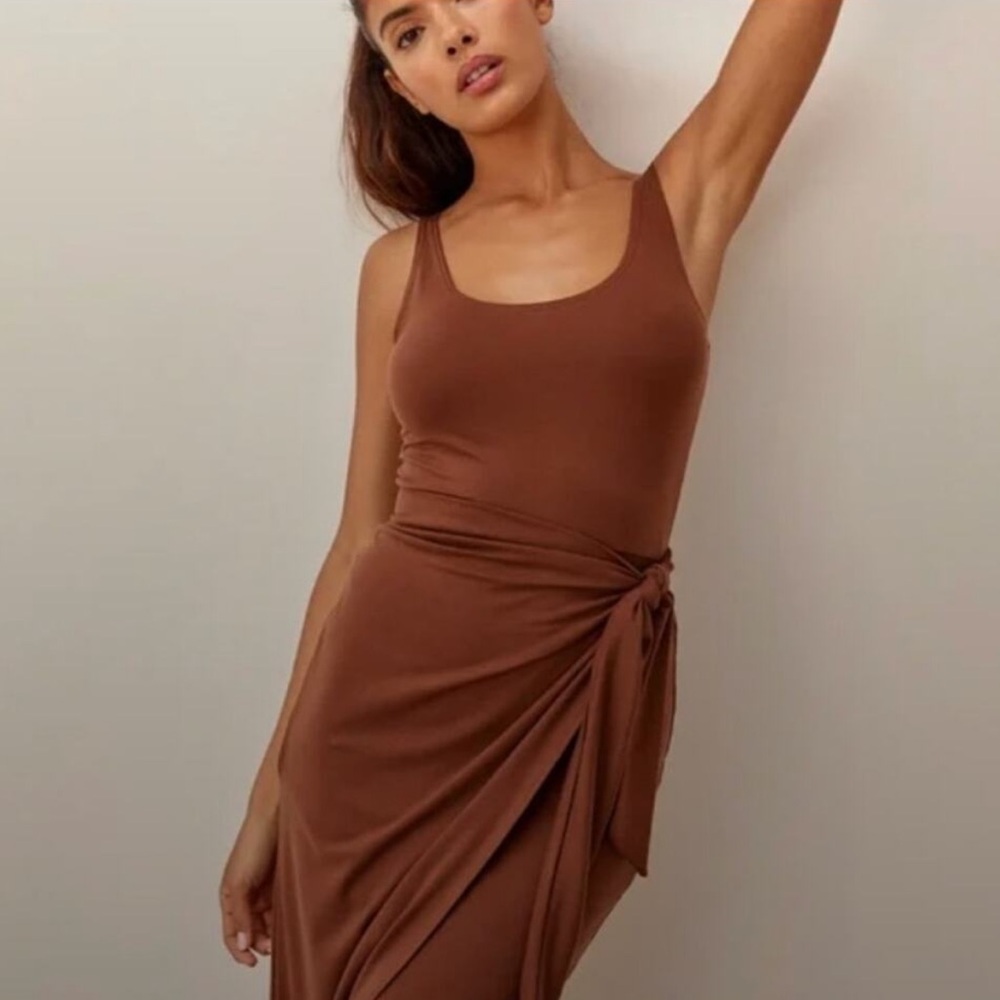 Reformation Kaila Knit Scoop Neck Dress, Size Medium,
Chestnut Color